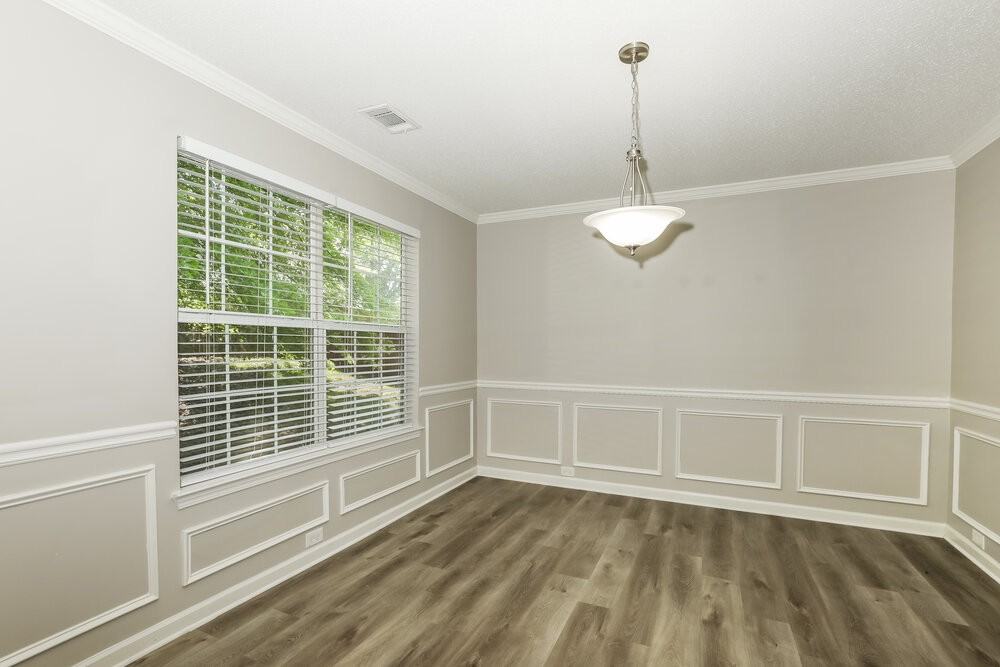 936 Brisley Cir - Photo 6 of 17
