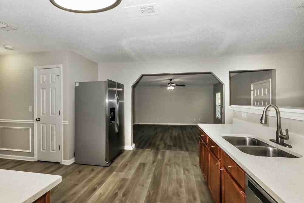 936 Brisley Cir - Photo 7 of 17