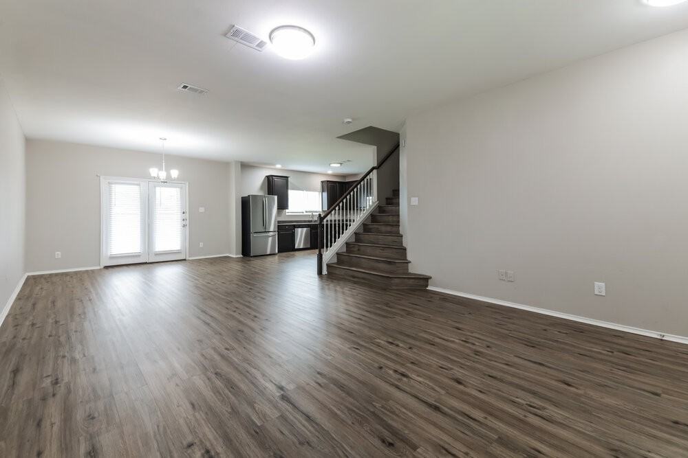 11425 Maddie Ave - Photo 5 of 17