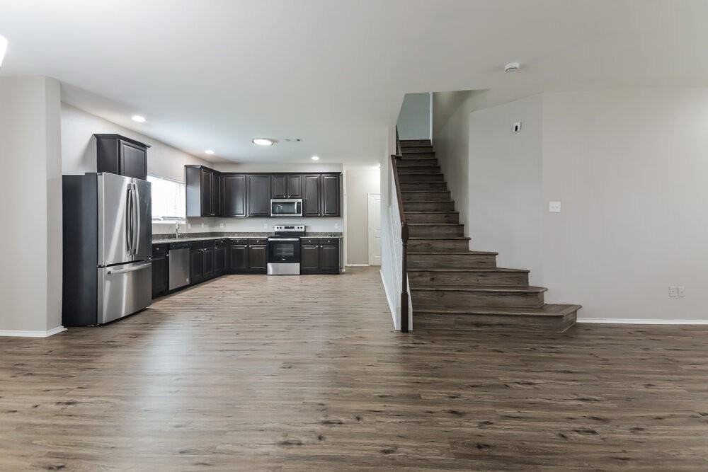 11425 Maddie Ave - Photo 6 of 17