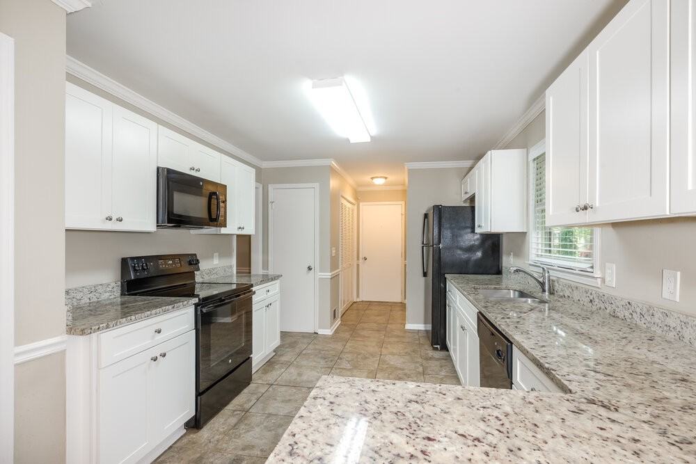 4765 Banner Elk Dr - Photo 6 of 17