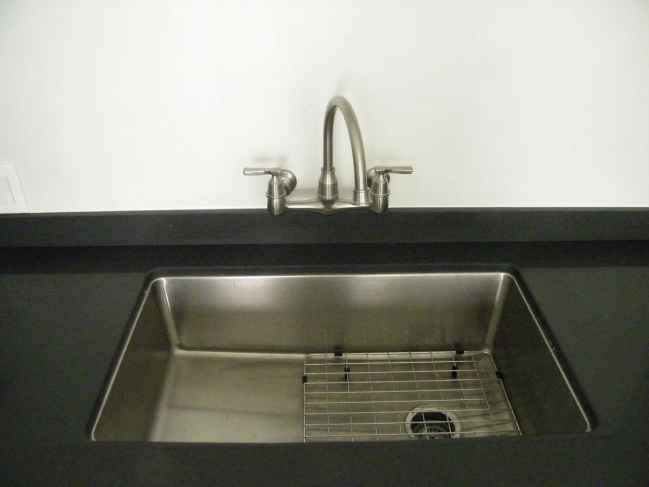 7013 Glasgow Ave - Photo 7 of 18