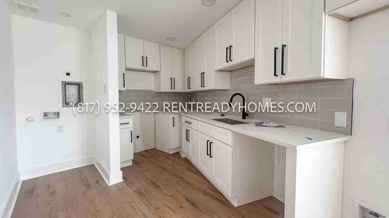 1510 W Jefferson Blvd - Photo 4 of 21