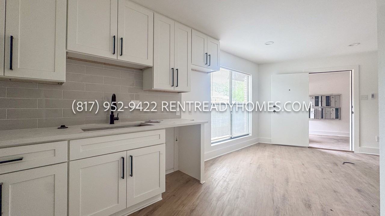 1510 W Jefferson Blvd - Photo 6 of 21