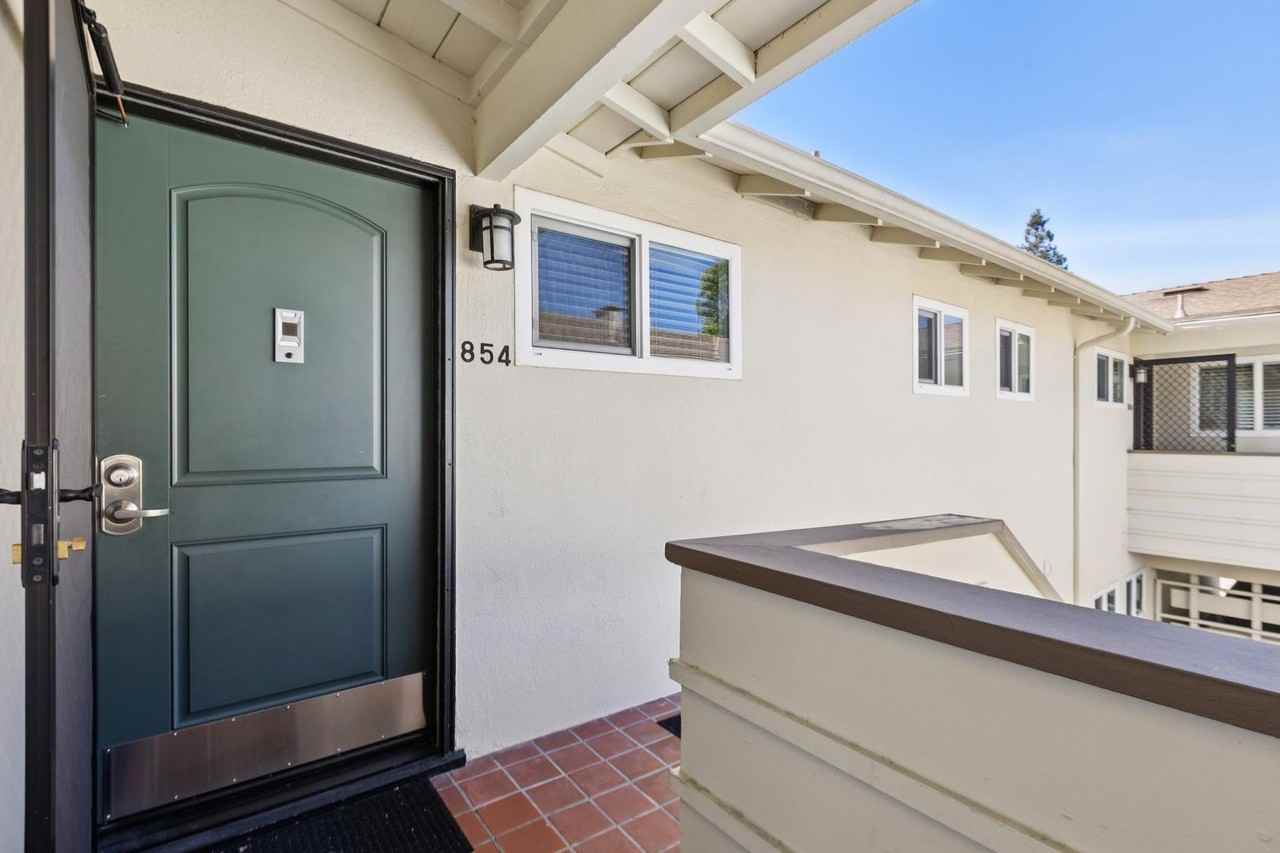 854 University Ave - Photo 2 of 13