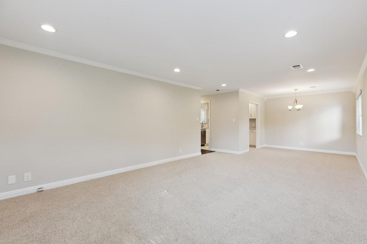 854 University Ave - Photo 5 of 13