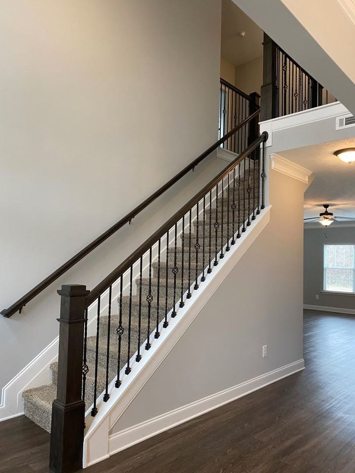 921 Burlington Dr - Photo 4 of 50