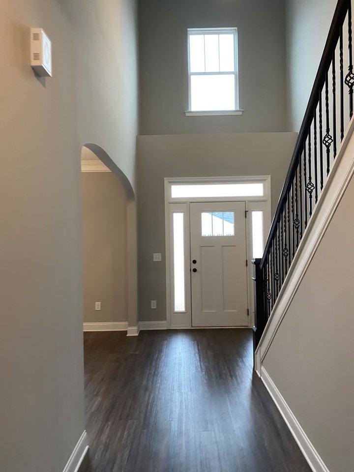 921 Burlington Dr - Photo 5 of 50