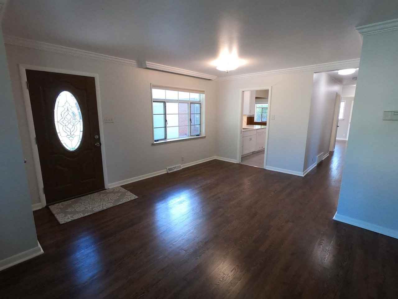 245 Garnet St - Photo 6 of 29