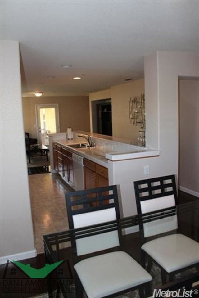 1635 Nicolson Cir - Photo 6 of 23