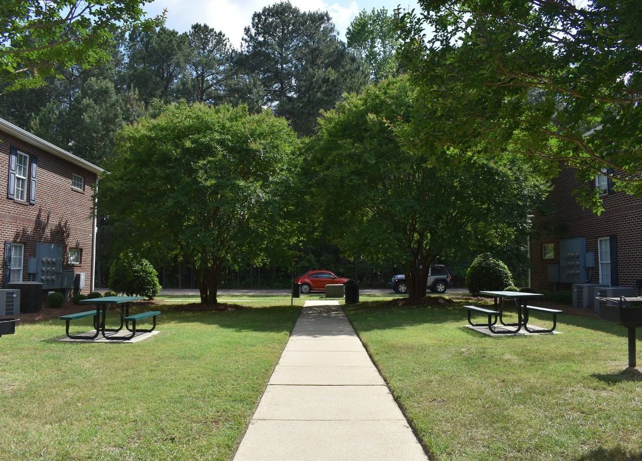 45 Collins Dr #G - Photo 3 of 19