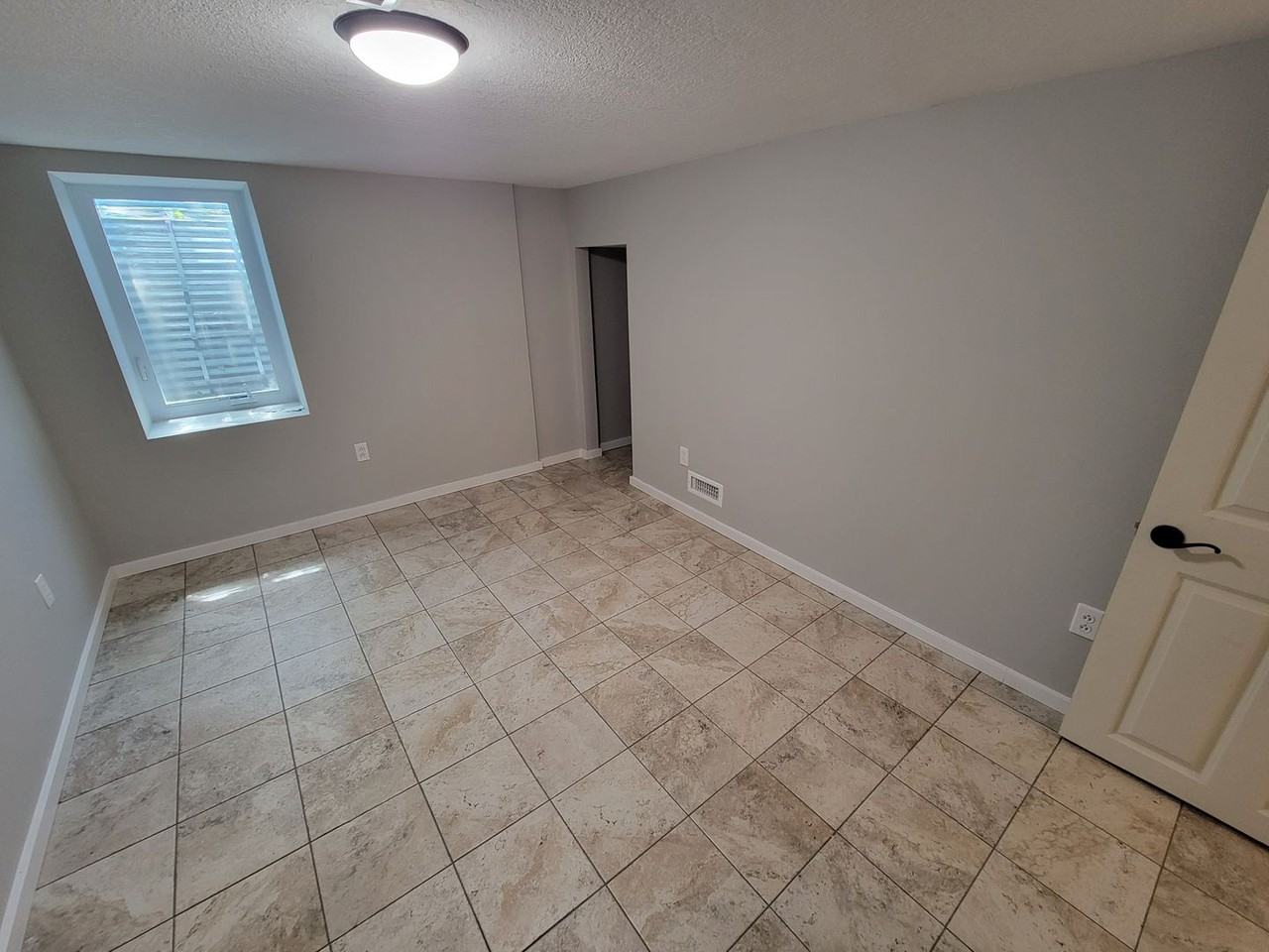 4007 W 5th St - Photo 6 of 18