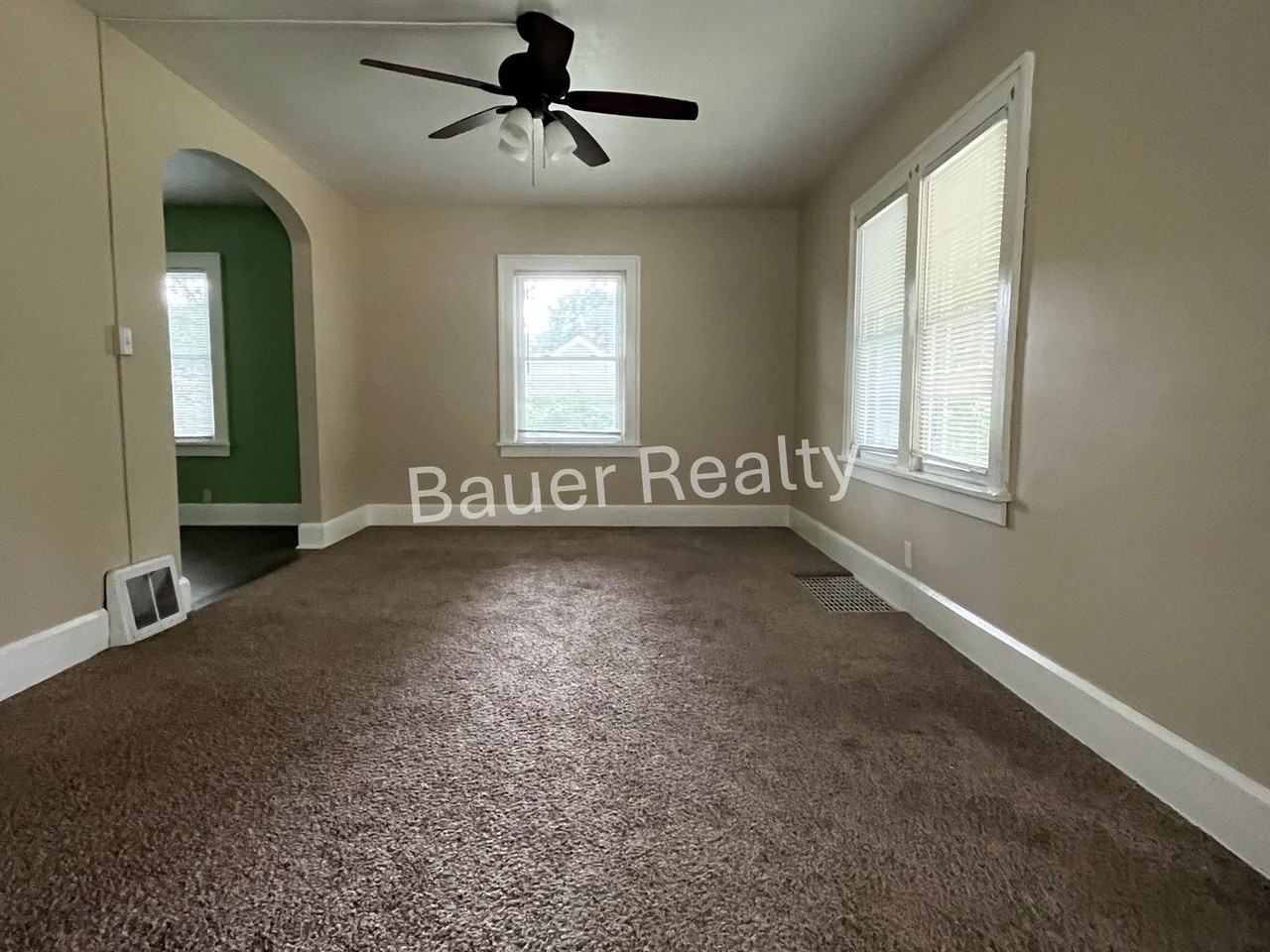 917 Birch St - Photo 5 of 16