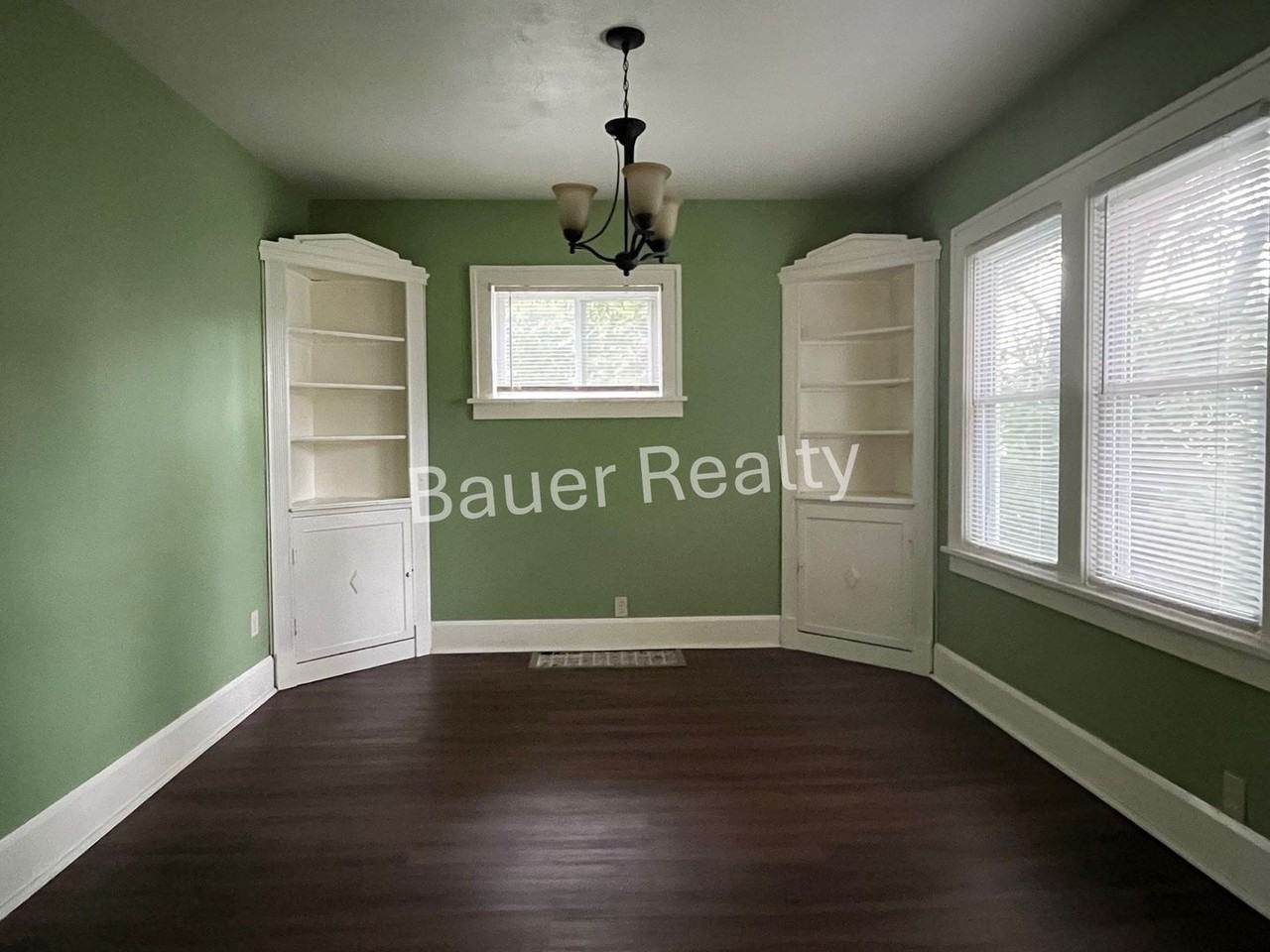 917 Birch St - Photo 6 of 16