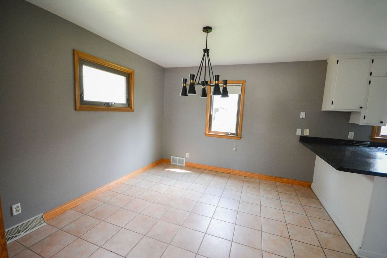 620 7th Ave Se - Photo 6 of 25