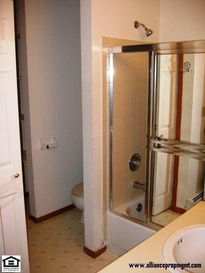 205 S Yellowstone Ave #B - Photo 5 of 5