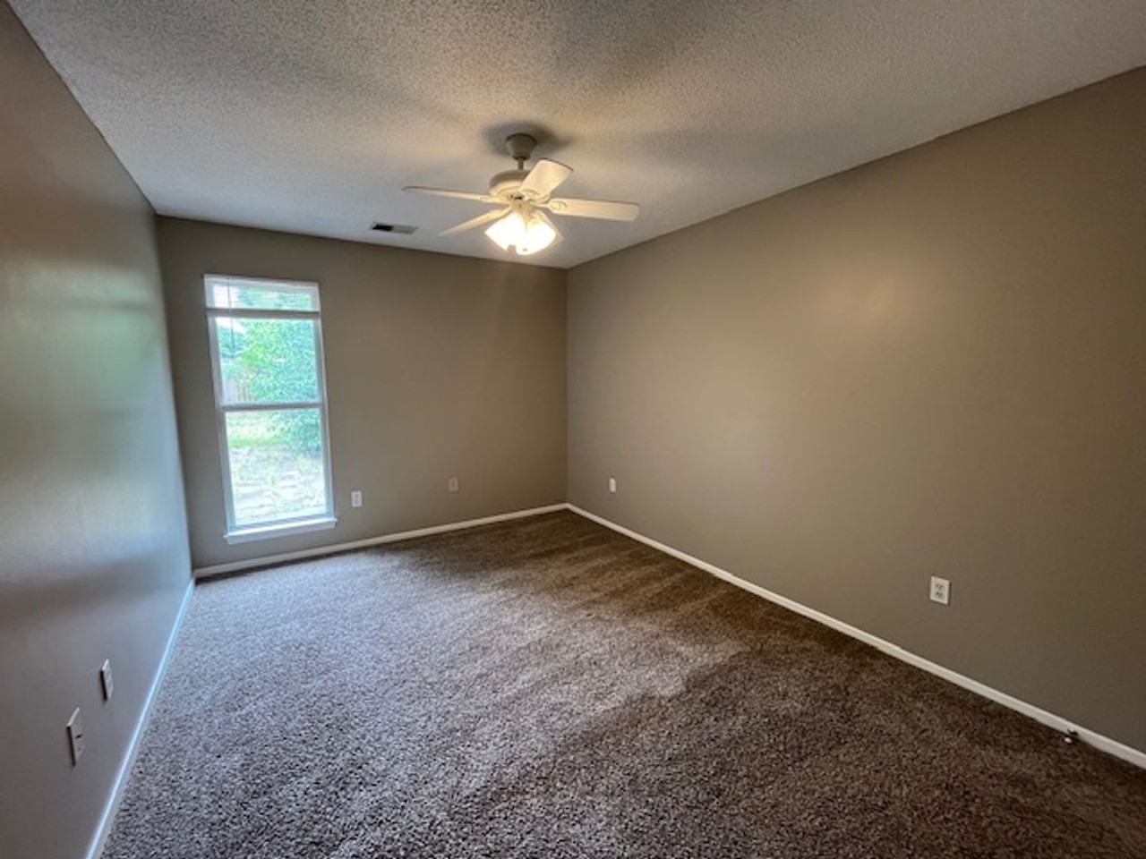 10464 Kristen Dr S - Photo 3 of 13