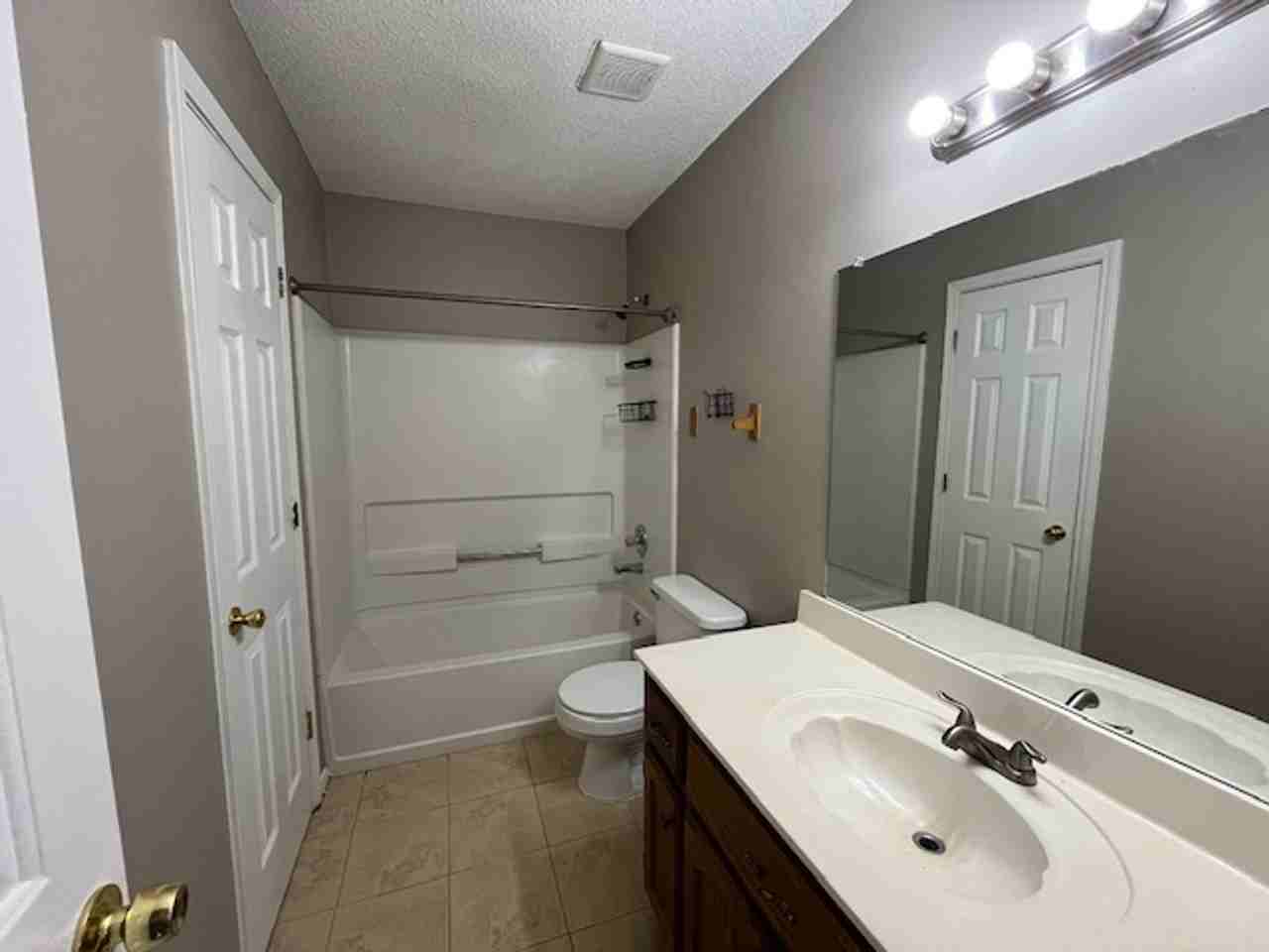 10464 Kristen Dr S - Photo 5 of 13