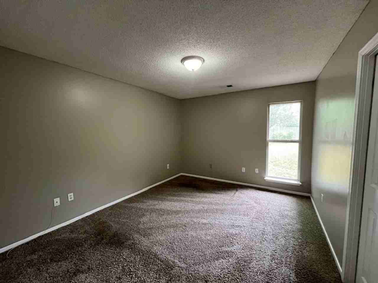 10464 Kristen Dr S - Photo 6 of 13
