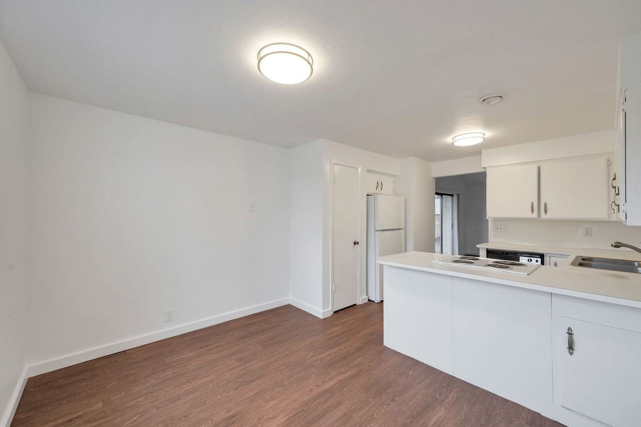5643 W 3980 S - Photo 5 of 17