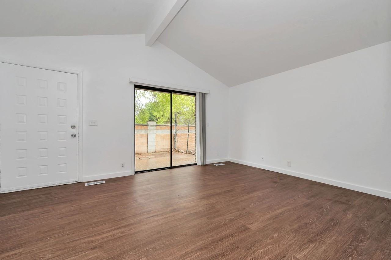 5643 W 3980 S - Photo 6 of 17