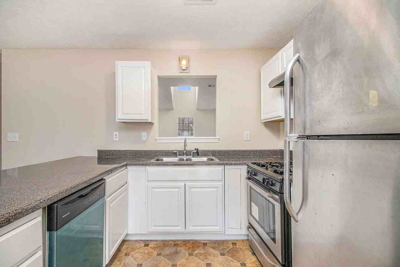 5410 Rock Springs Rd - Photo 5 of 19