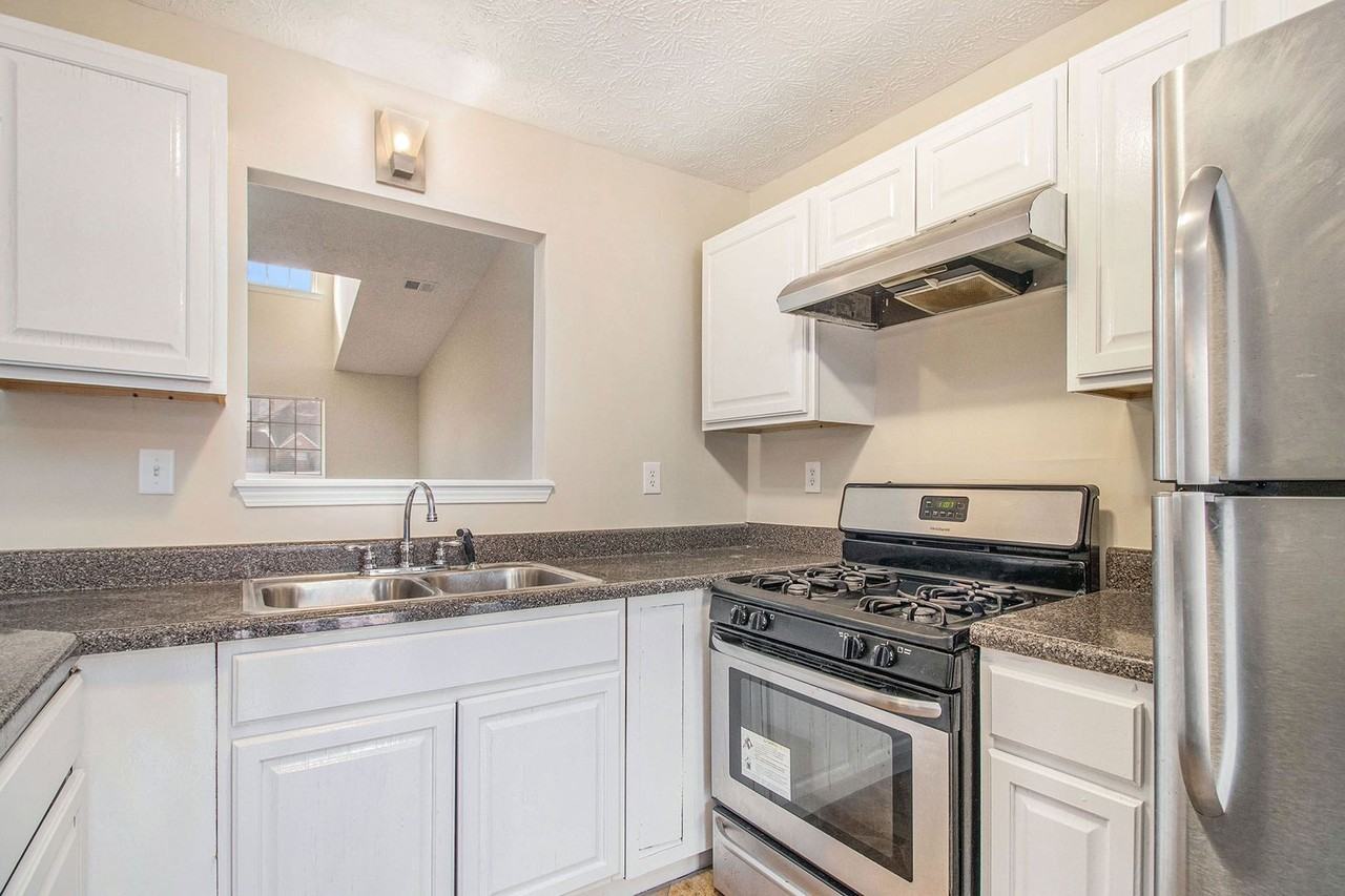 5410 Rock Springs Rd - Photo 6 of 19