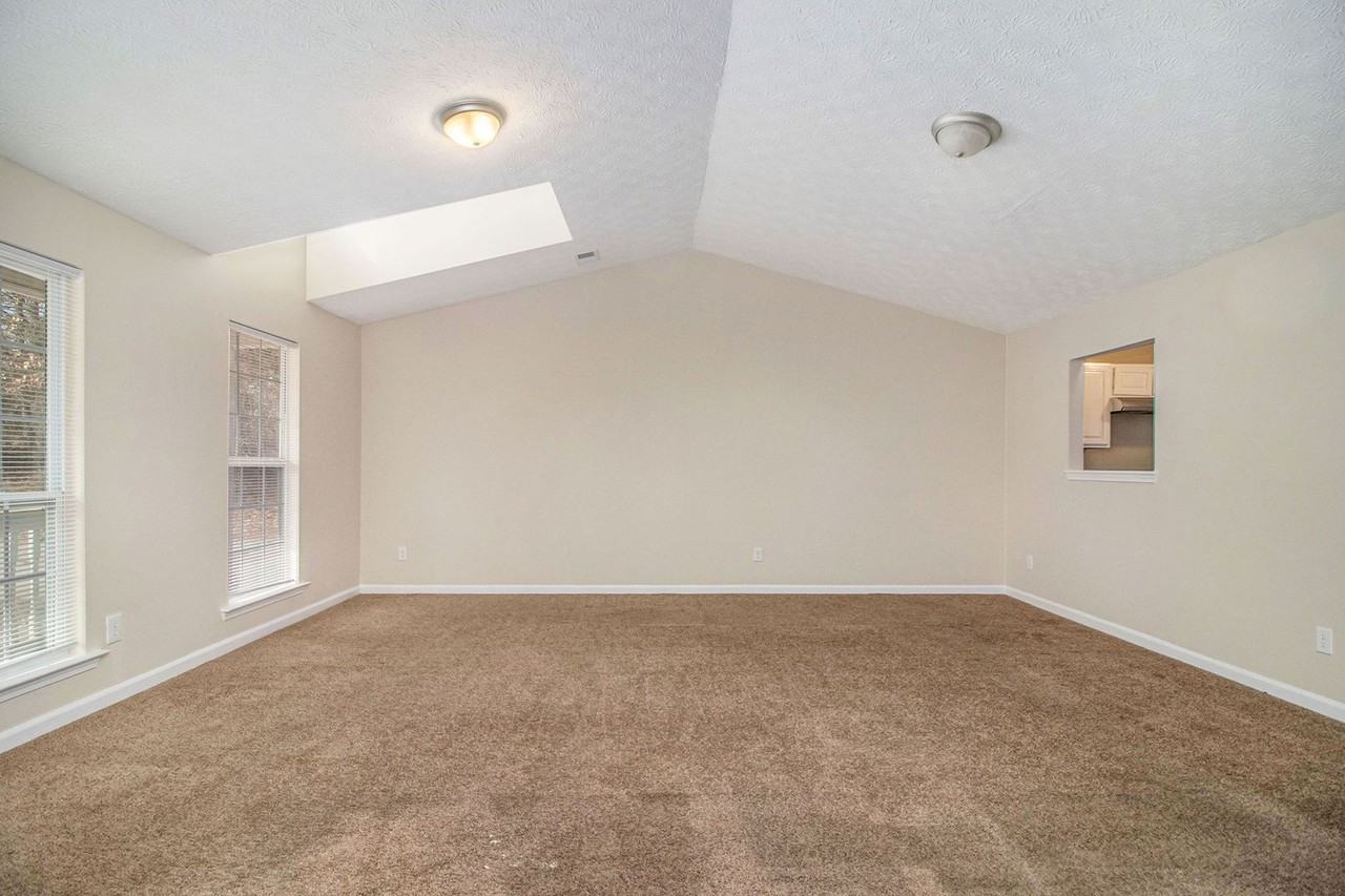 5410 Rock Springs Rd - Photo 7 of 19