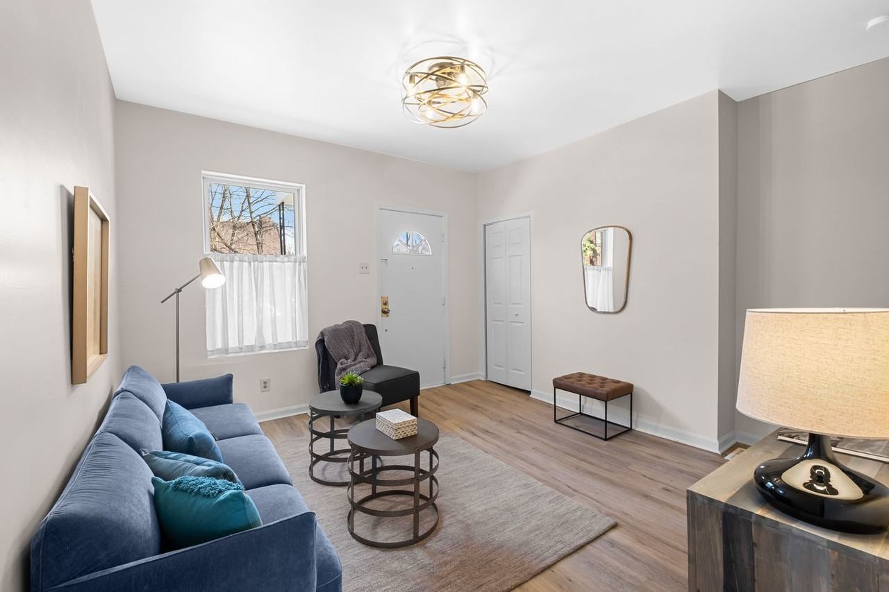 826 Walnut St - Photo 2 of 23