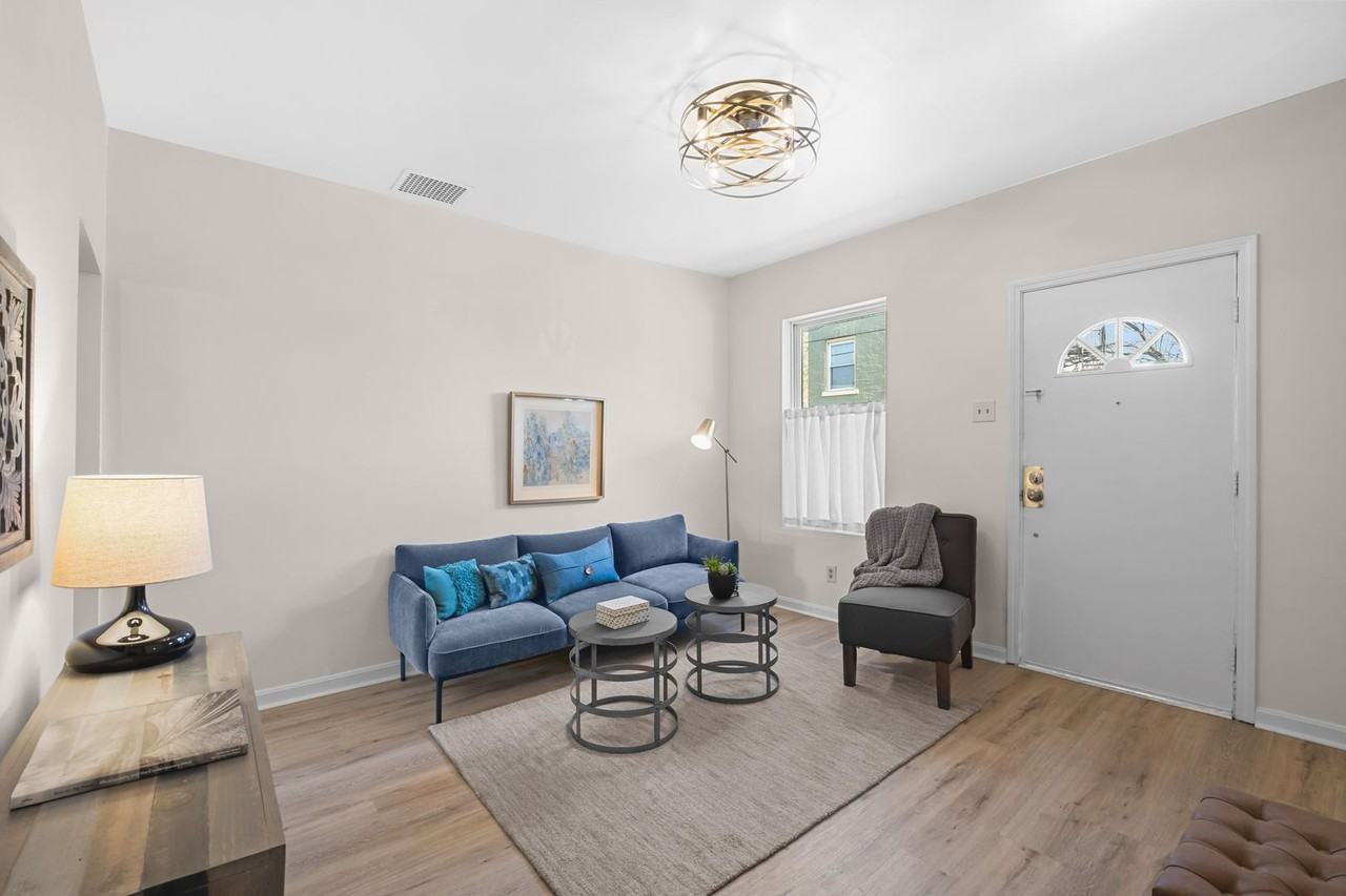 826 Walnut St - Photo 3 of 23