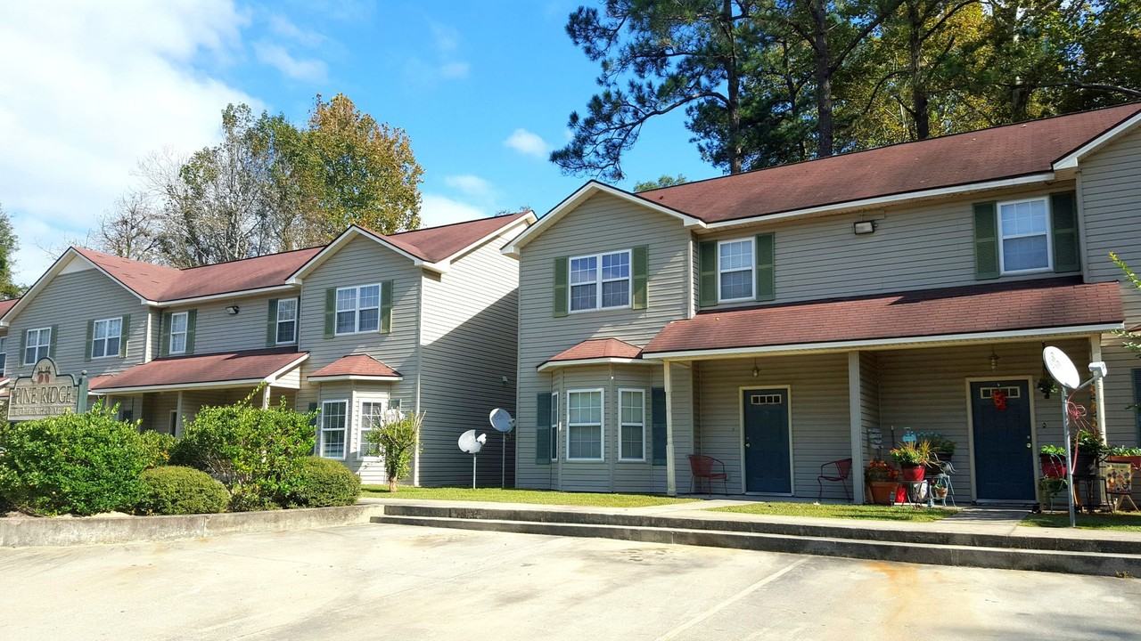 410 S College St #7 - Photo 2 of 19