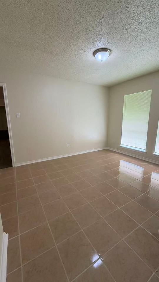 212 Darrin Dr - Photo 6 of 11