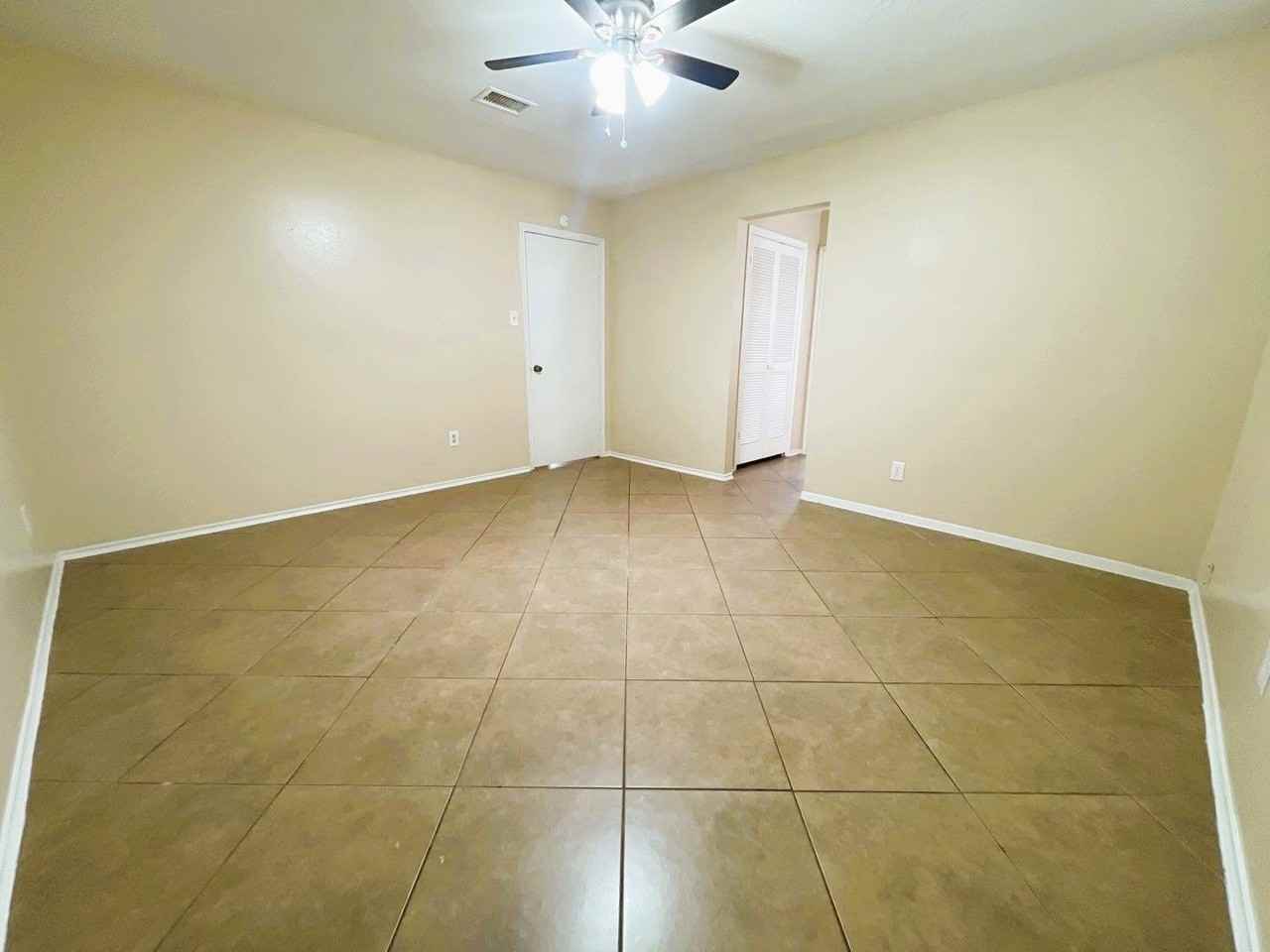 5615 Lynngate Dr - Photo 7 of 25