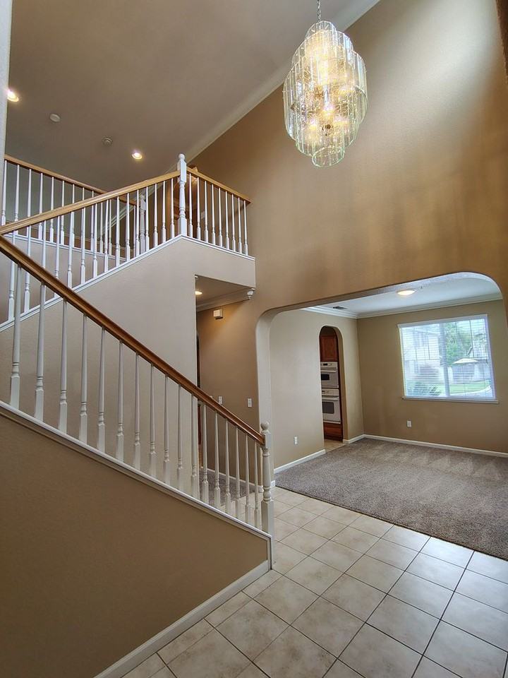 13606 Brook Way - Photo 4 of 50