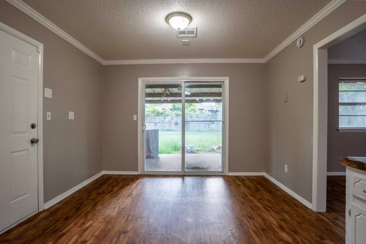 648 Moraine Ave - Photo 4 of 7