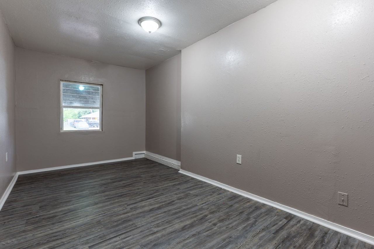 648 Moraine Ave - Photo 5 of 7