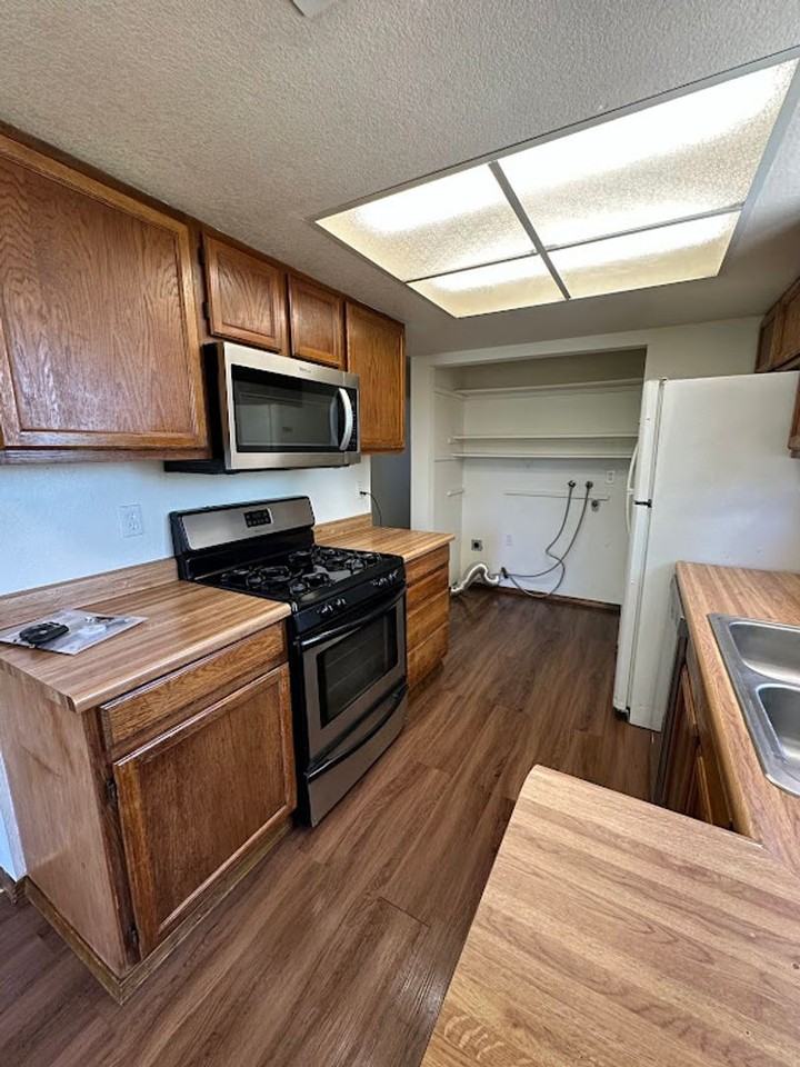 5391 Stonethrow Ct - Photo 7 of 23