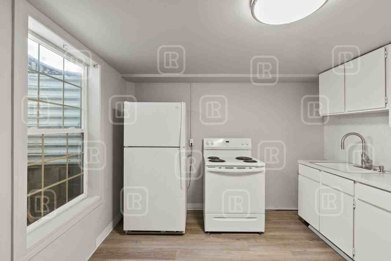 7313 E 6th Ave #5 - Photo 7 of 17