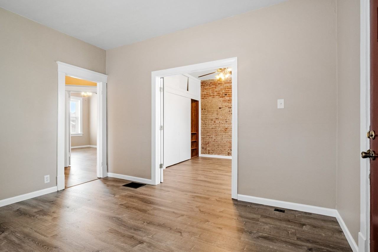 4458 Beethoven Ave - Photo 5 of 38