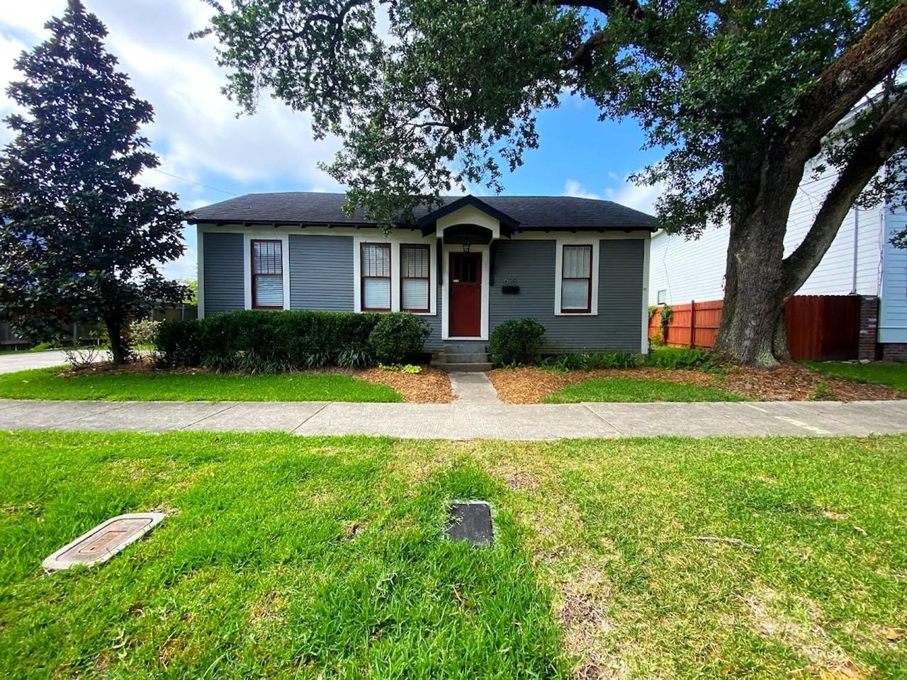 628 Division St - Photo 2 of 21