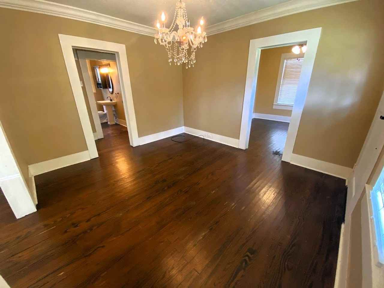 628 Division St - Photo 5 of 21