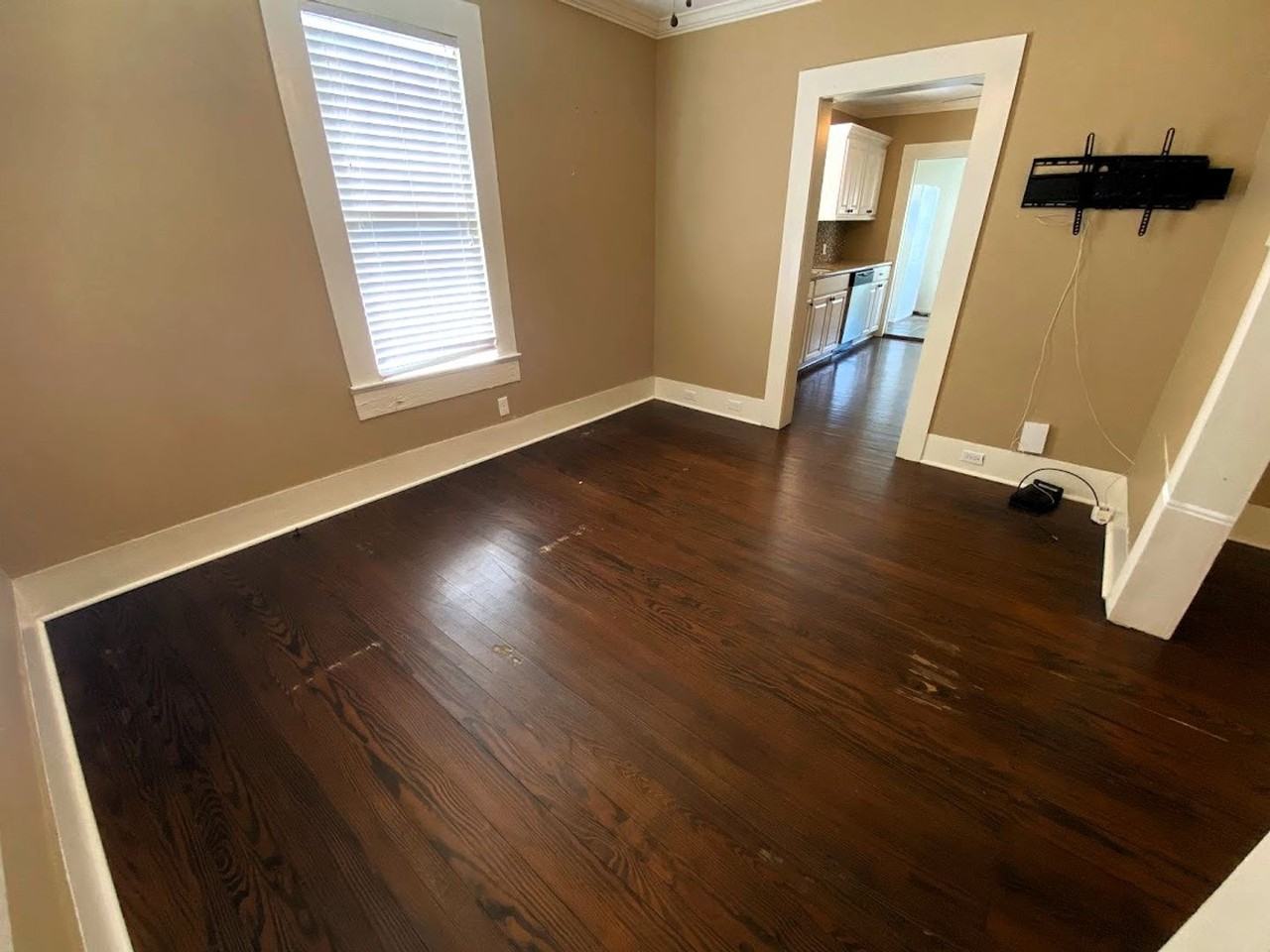 628 Division St - Photo 7 of 21