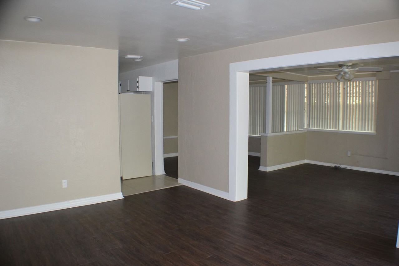 595 Brentwood Dr - Photo 2 of 19