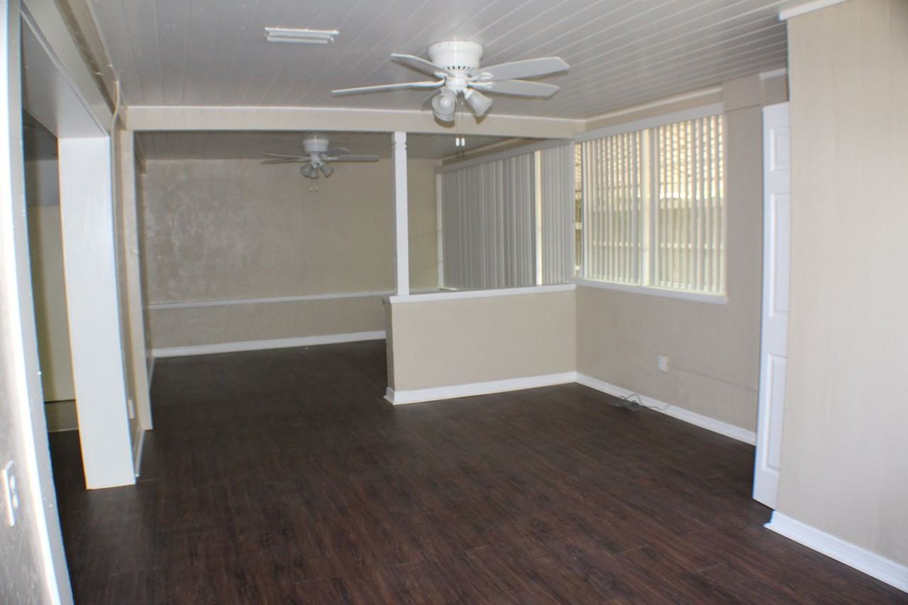 595 Brentwood Dr - Photo 5 of 19