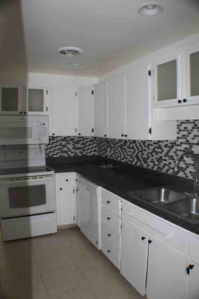 595 Brentwood Dr - Photo 7 of 19