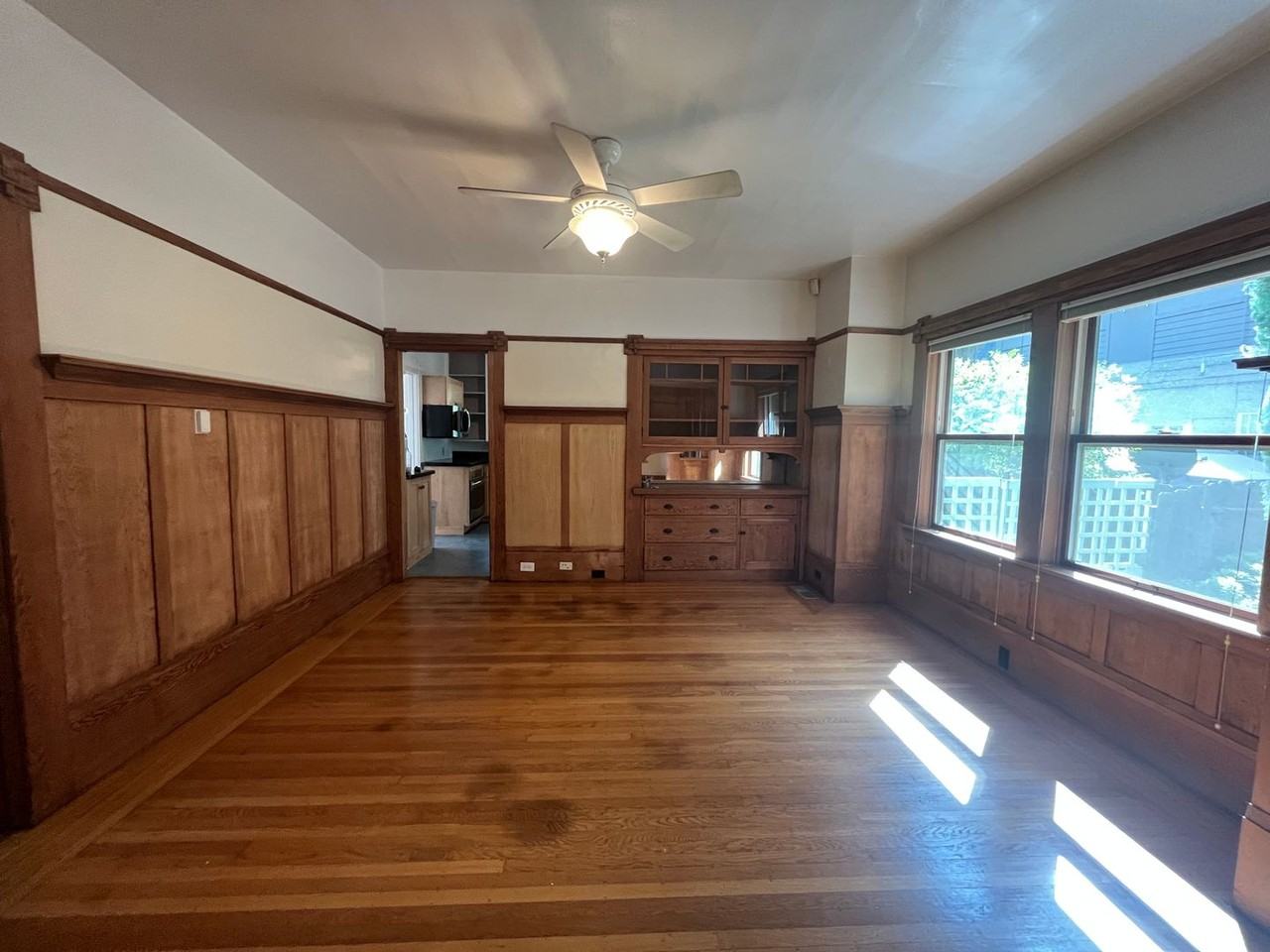 219 24th St - Photo 7 of 32