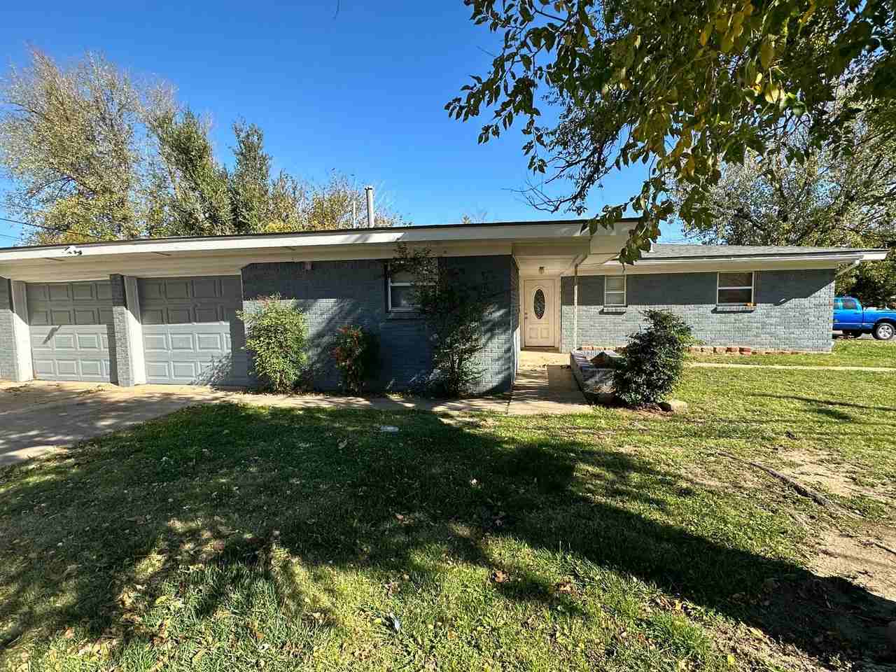 2641 Sw 57th St - Photo 4 of 24