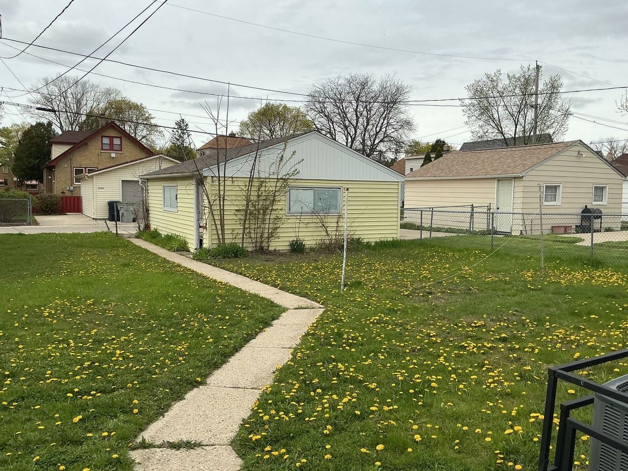 4643 N Parkway Ave - Photo 4 of 10