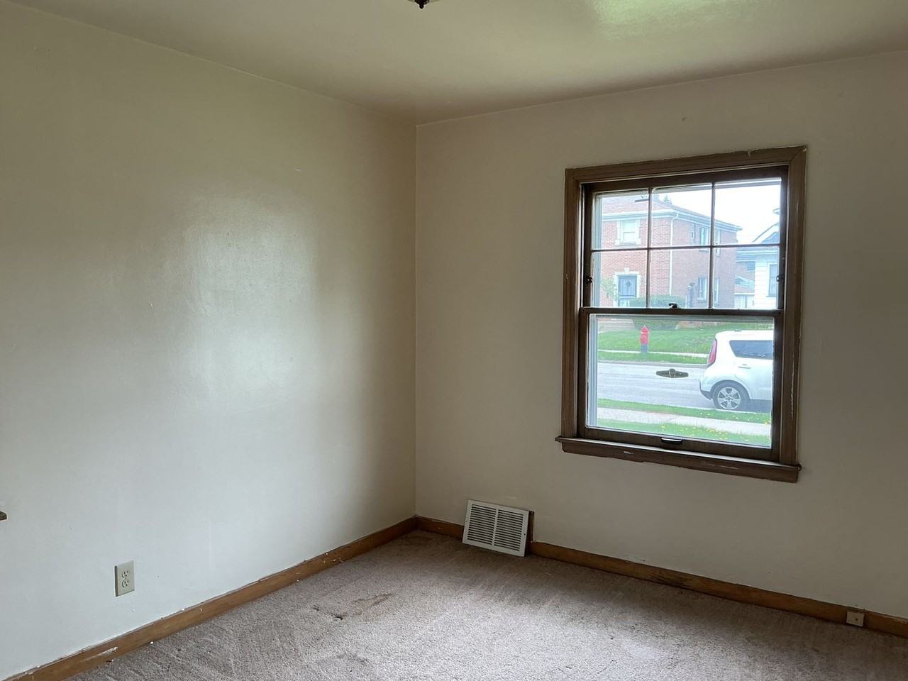 4643 N Parkway Ave - Photo 6 of 10