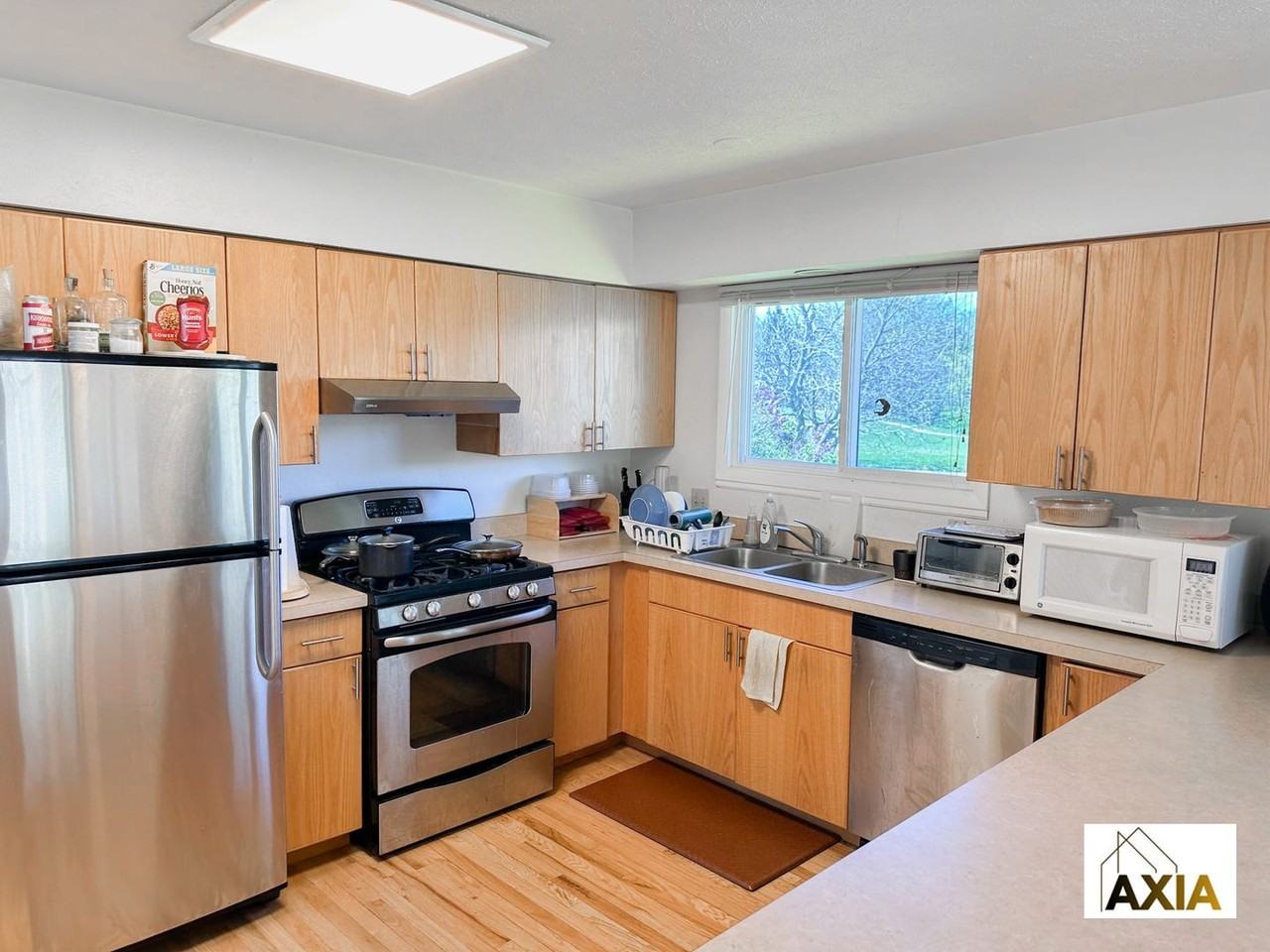 2545 Juniper Ave - Photo 5 of 15